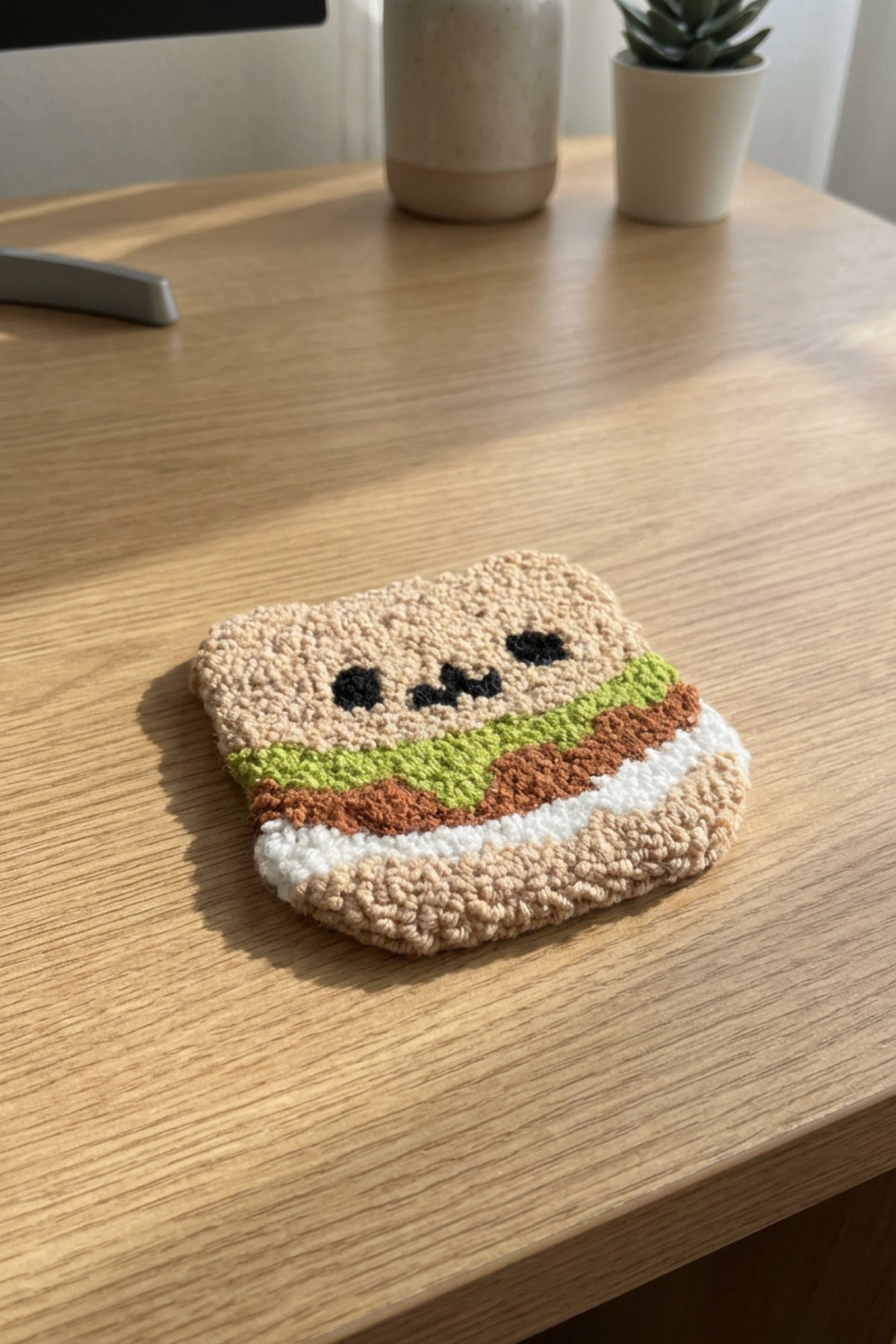 El Yapımı Hamburger Desenli Punch Bardak Altlığı Dekoratif Sevimli Tasarım El İşi Tekstil Ürünü