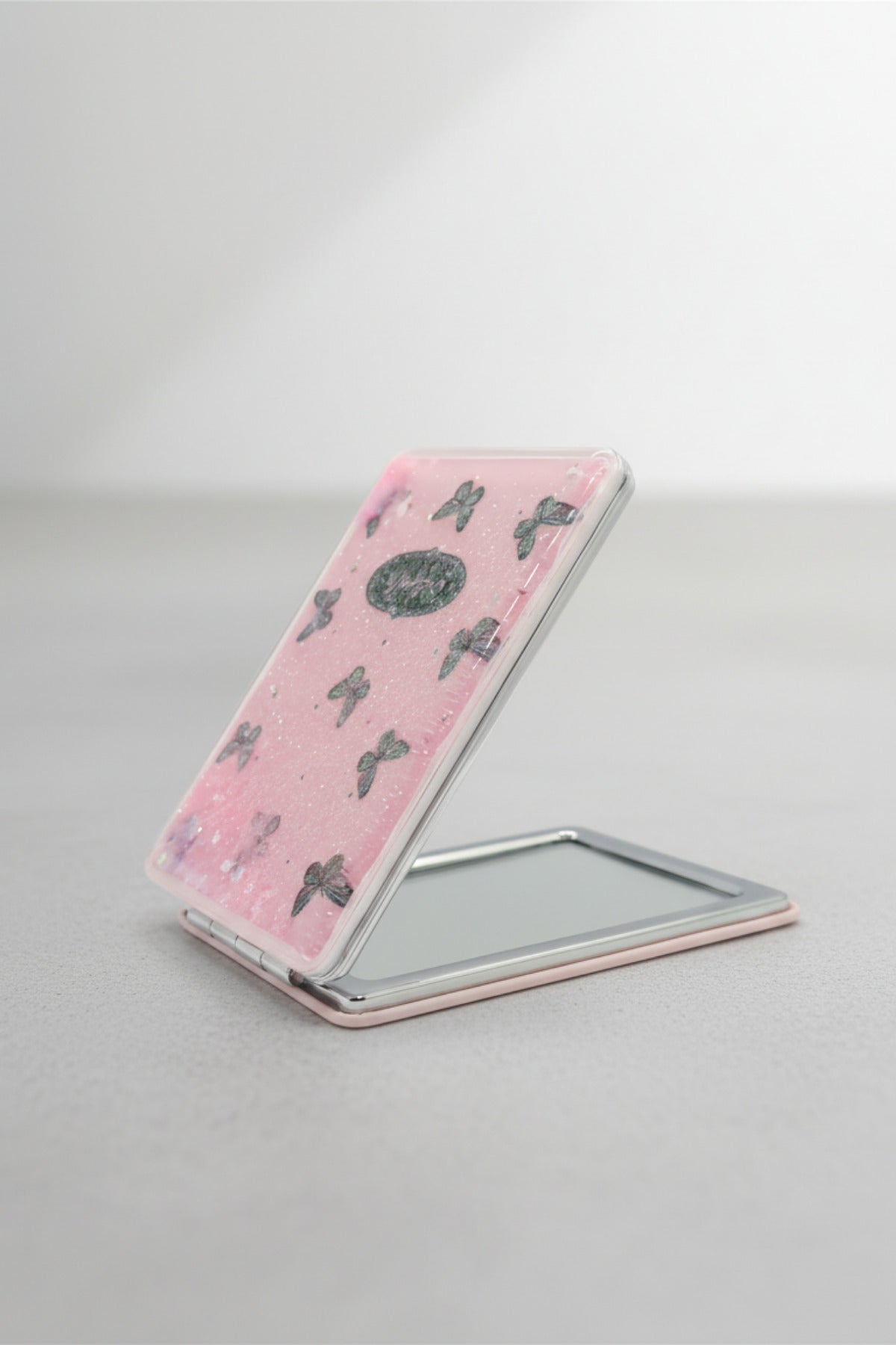 Kelebek Desenli 5x7 Cm Kapaklı Sulu Simli Taşınabilir Cep Makyaj Aynası - Pembe - 3