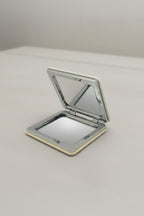 6x6 Cm Kare Kapaklı Cep Aynası Taşınabilir Makyaj Aynası - Ekru - 4