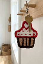 El Yapımı Charm Punch Cupcake Desenli Metal Klipsli Anahtarlık - Çok Renkli - 3