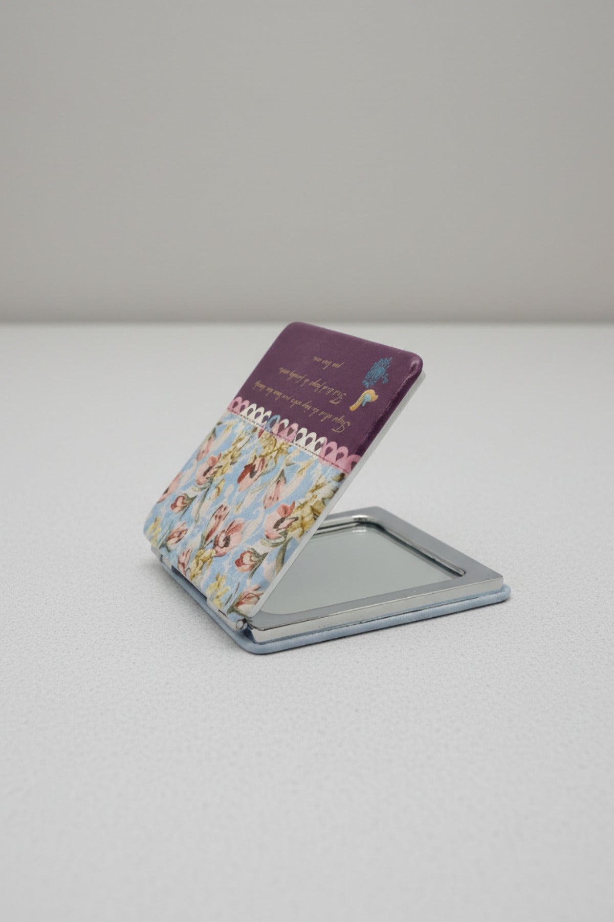 6x6 Cm Kare Kapaklı Cep Aynası Taşınabilir Makyaj Aynası - Bordo - 3